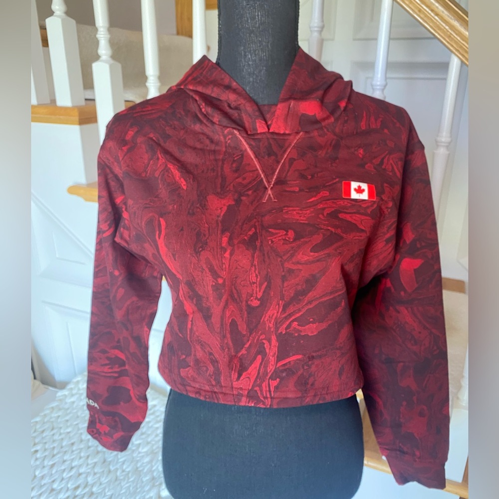 NWOT Lululemon Team Canada All Yours cropped hoodie size 4. Red multi